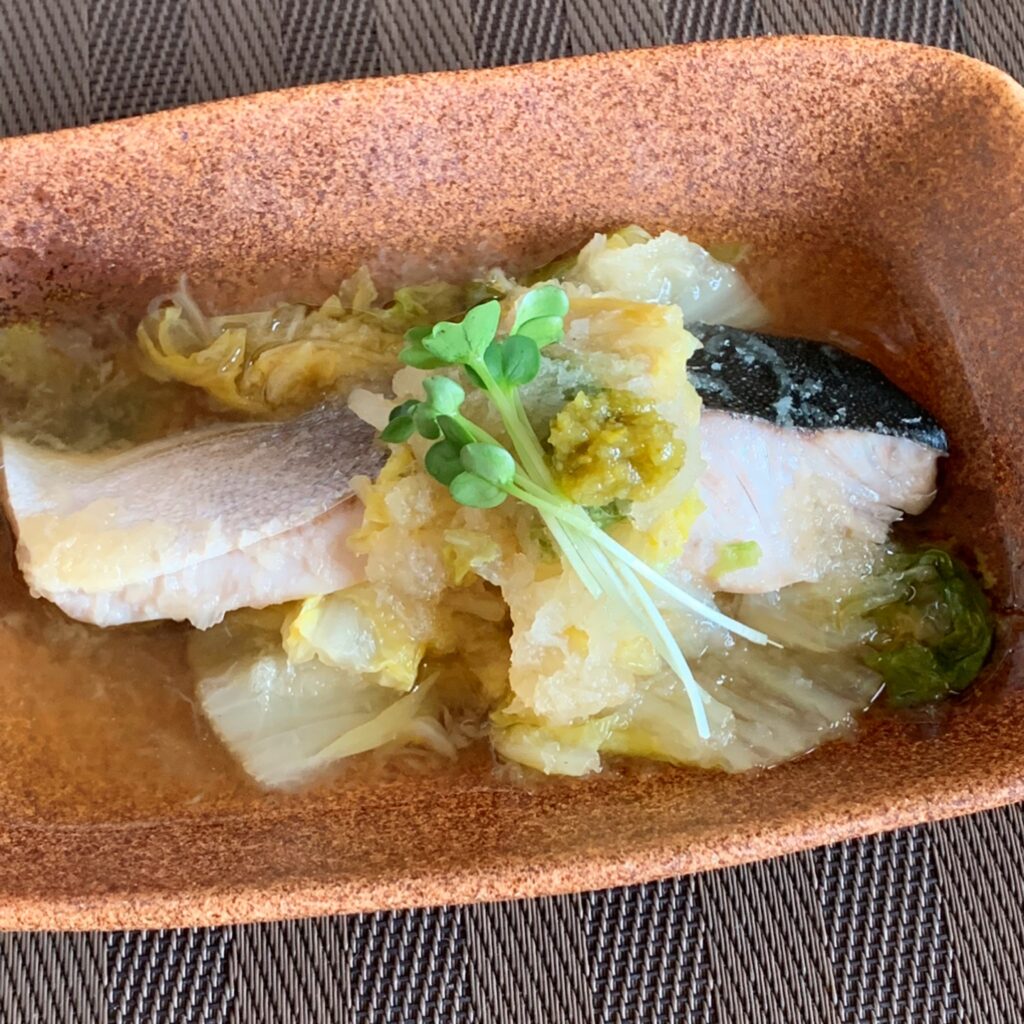 Boiled yellowtail and grated daikon radish
