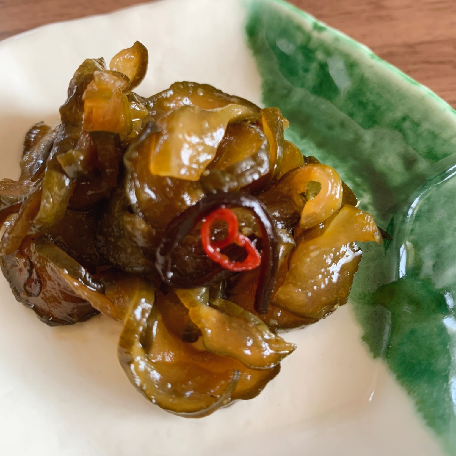 Crispy cucumber pickled in soy sauce.