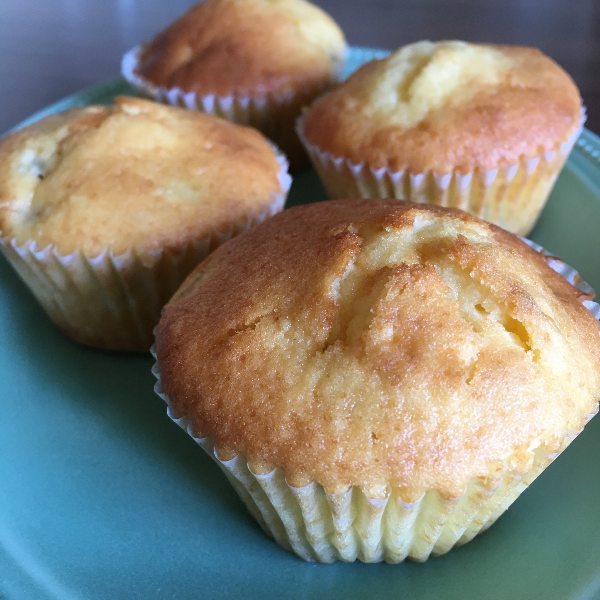 A muffin with the rich sweetness and aroma of ripe bananas. It’s not difficult to make. It is a menu