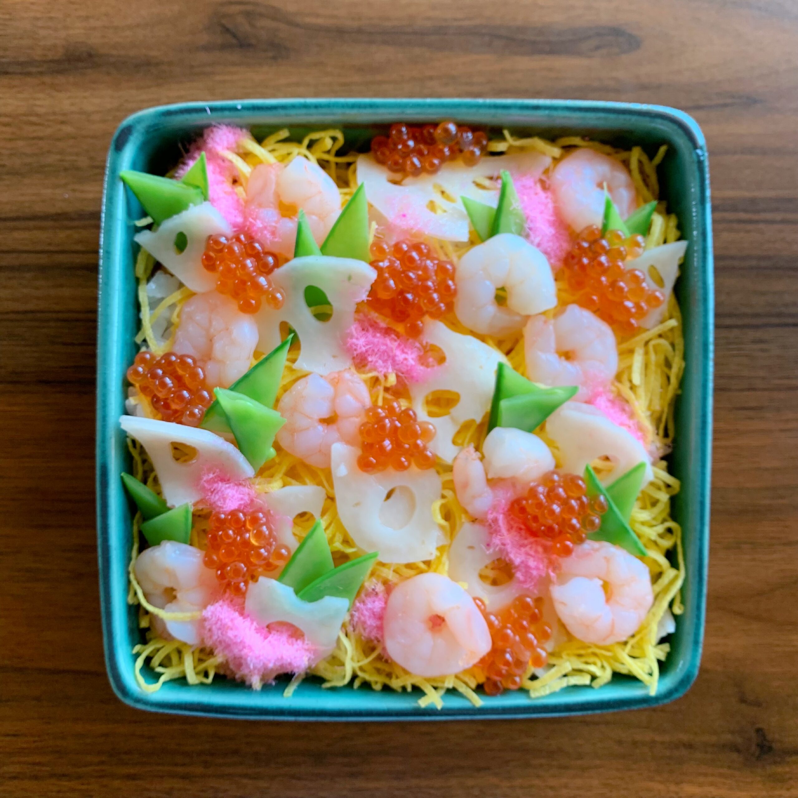 “Chirashi sushi” made with several ingredients.