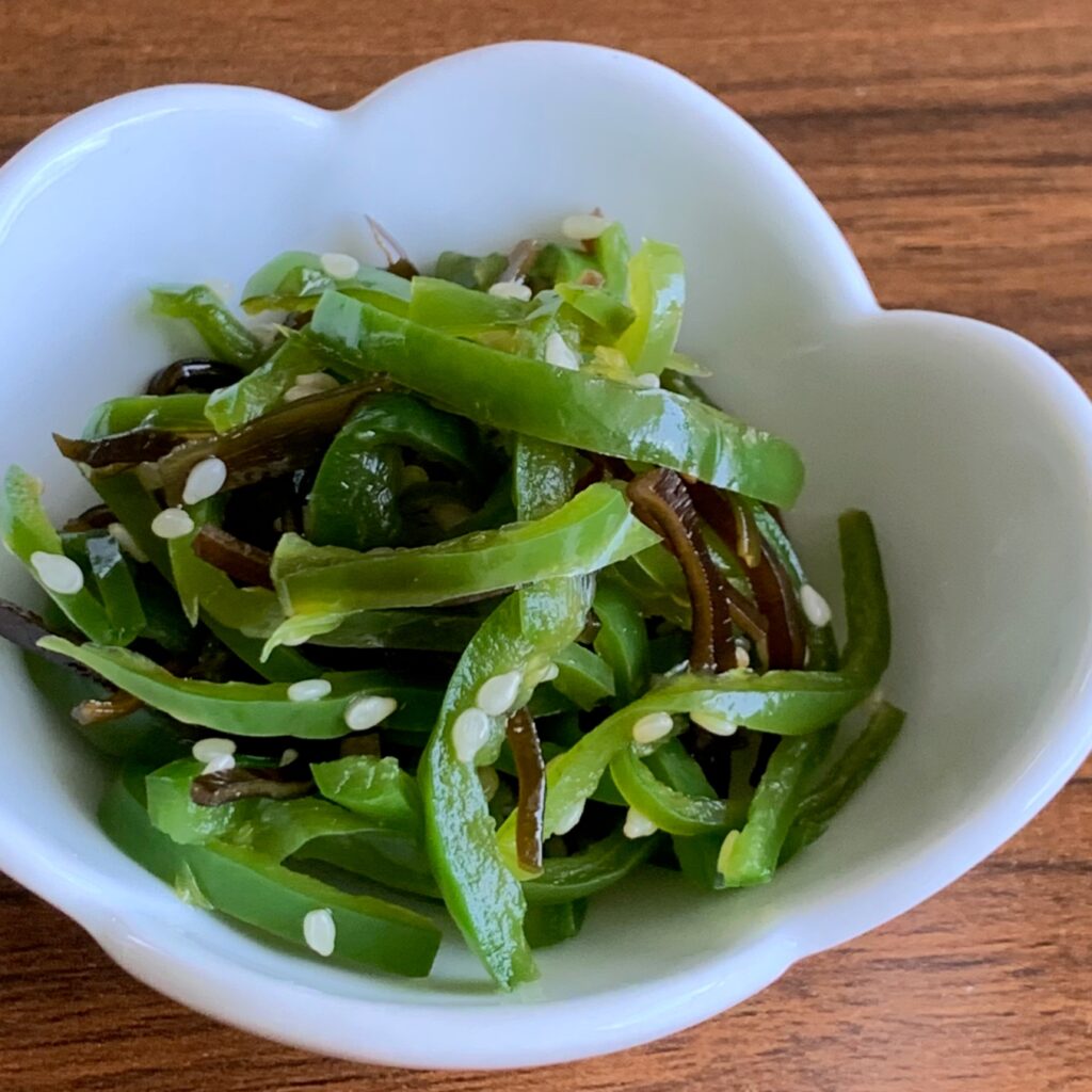 Piman 5-Minute “Mugen” Piman: Shiso Kombu Green Pepper Salad - Japanese recipe
