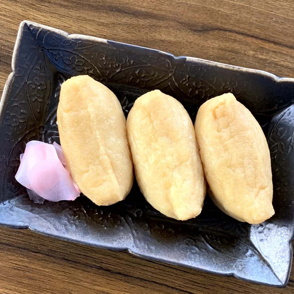 Inarizushi (Sushi wrapped fried tofu)