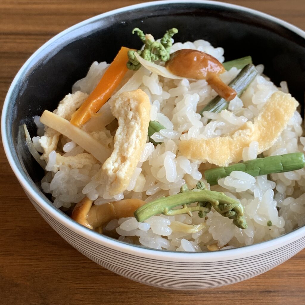 Sansai Mix Okowa Recipe (Wild vegetable and glutinous rice)