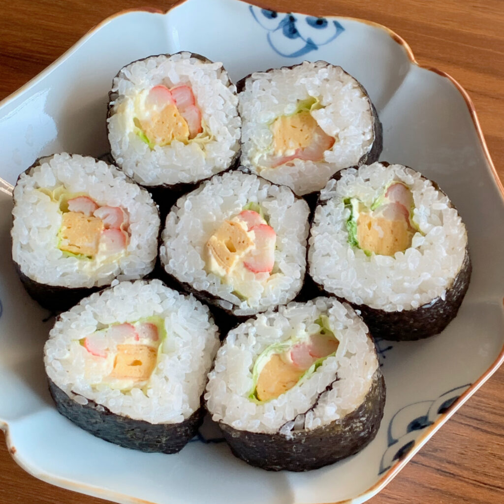 Lettuce maki (Salad Sushi Roll)