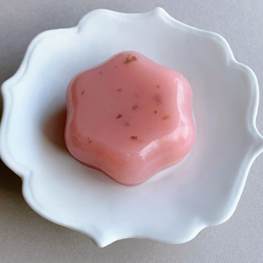 A Japanese sweet with a gorgeous cherry blossom scent and a subtle salty taste. Normally, kanten (agar) is used for yokan, but this recipe uses gelatin to give it a gentler texture.
