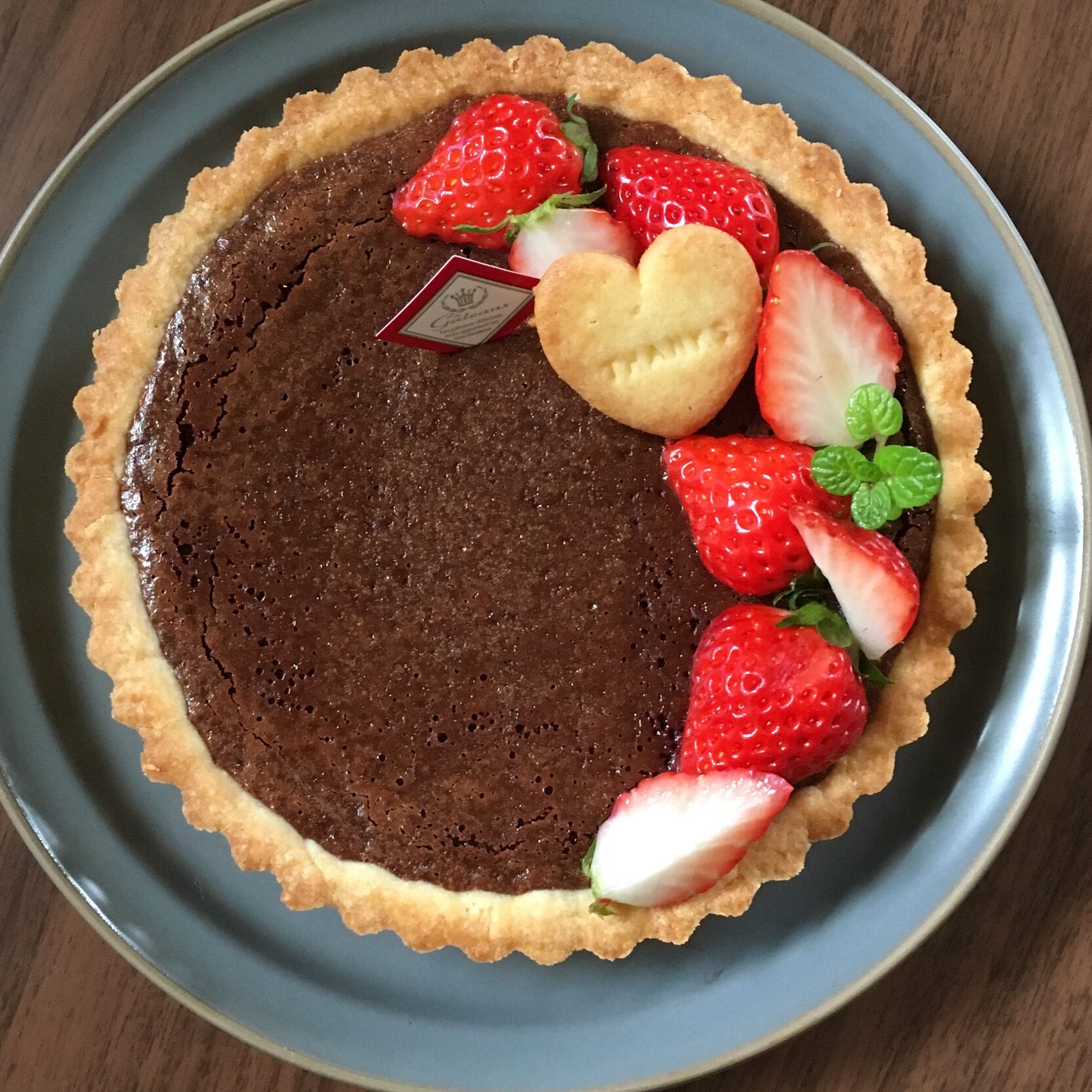 Rich chocolate tart with a crispy bottom