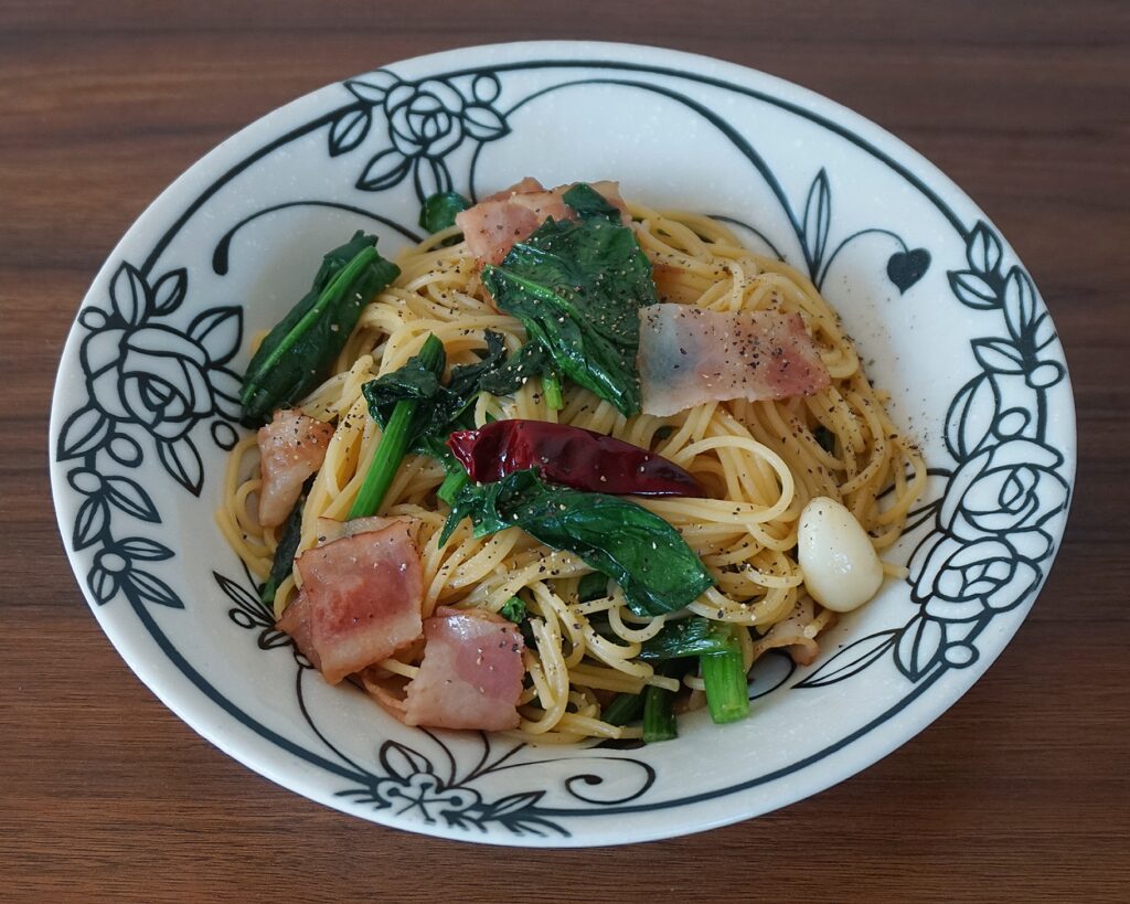The Ultimate Wafu Pasta: Spinach and Bacon Spaghetti