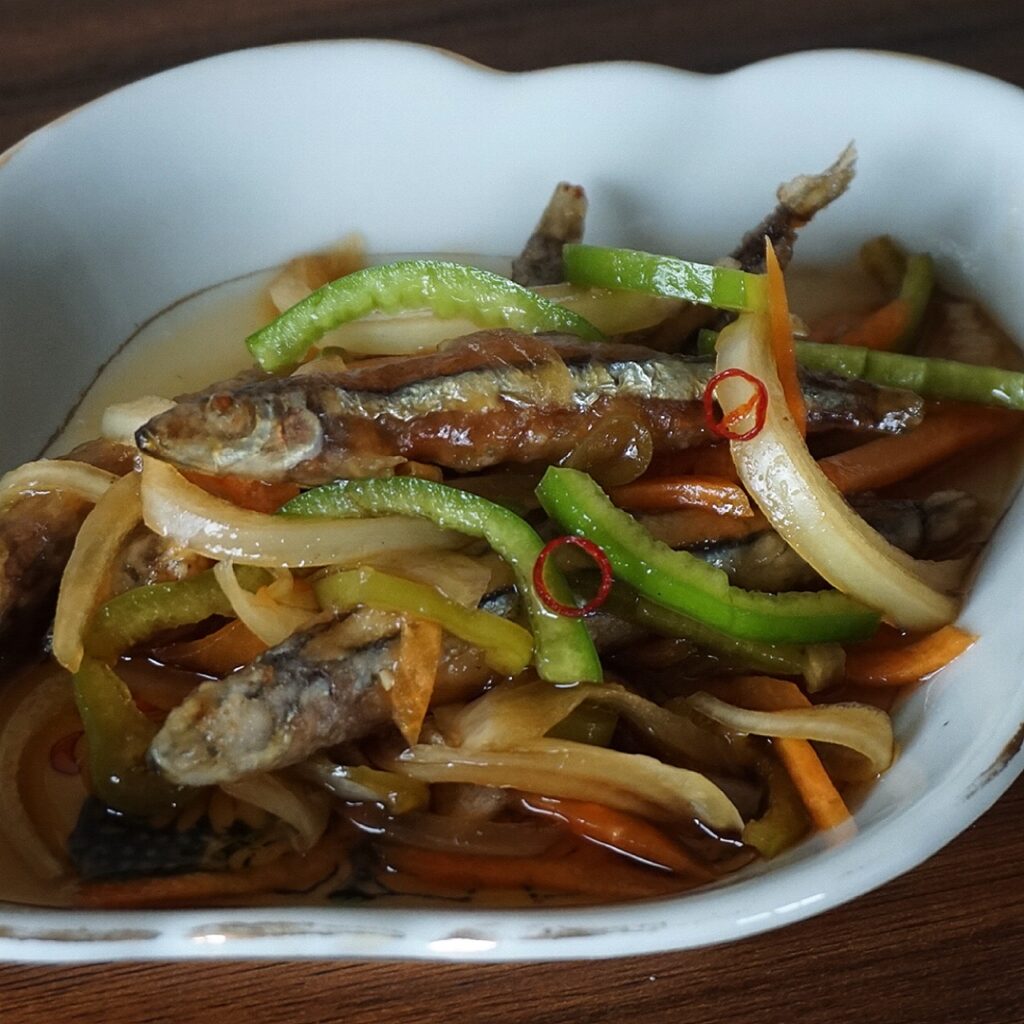 Crispy & Tangy: Kibinago Nanbanzuke Recipe (Marinated Fried Silver-stripe Herring)