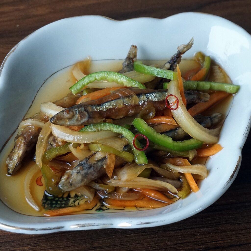 Crispy & Tangy: Kibinago Nanbanzuke Recipe (Marinated Fried Silver-stripe Herring)